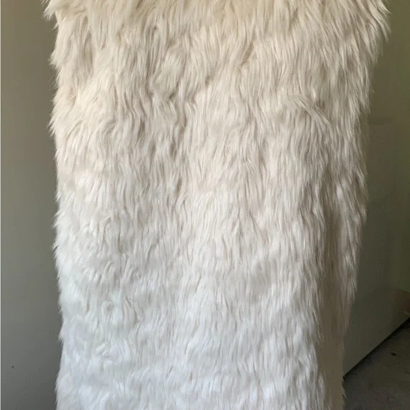 Vest. Faux fur. 🎁 gift item, Comfy warmth.(New no tags